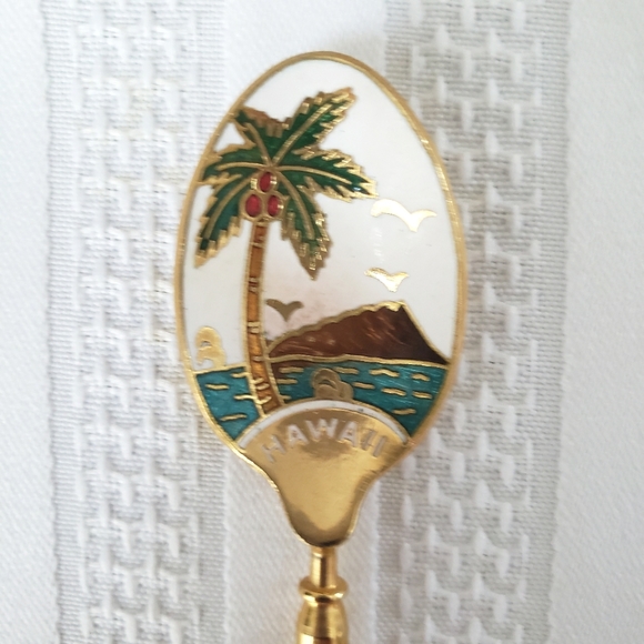2/$25 Hawaiian collector spoon. - Picture 2 of 2